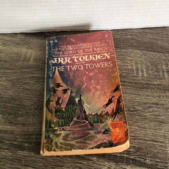 1969 J.R.R. Tolkien The Two Towers Paperback - Picture 1 of 11